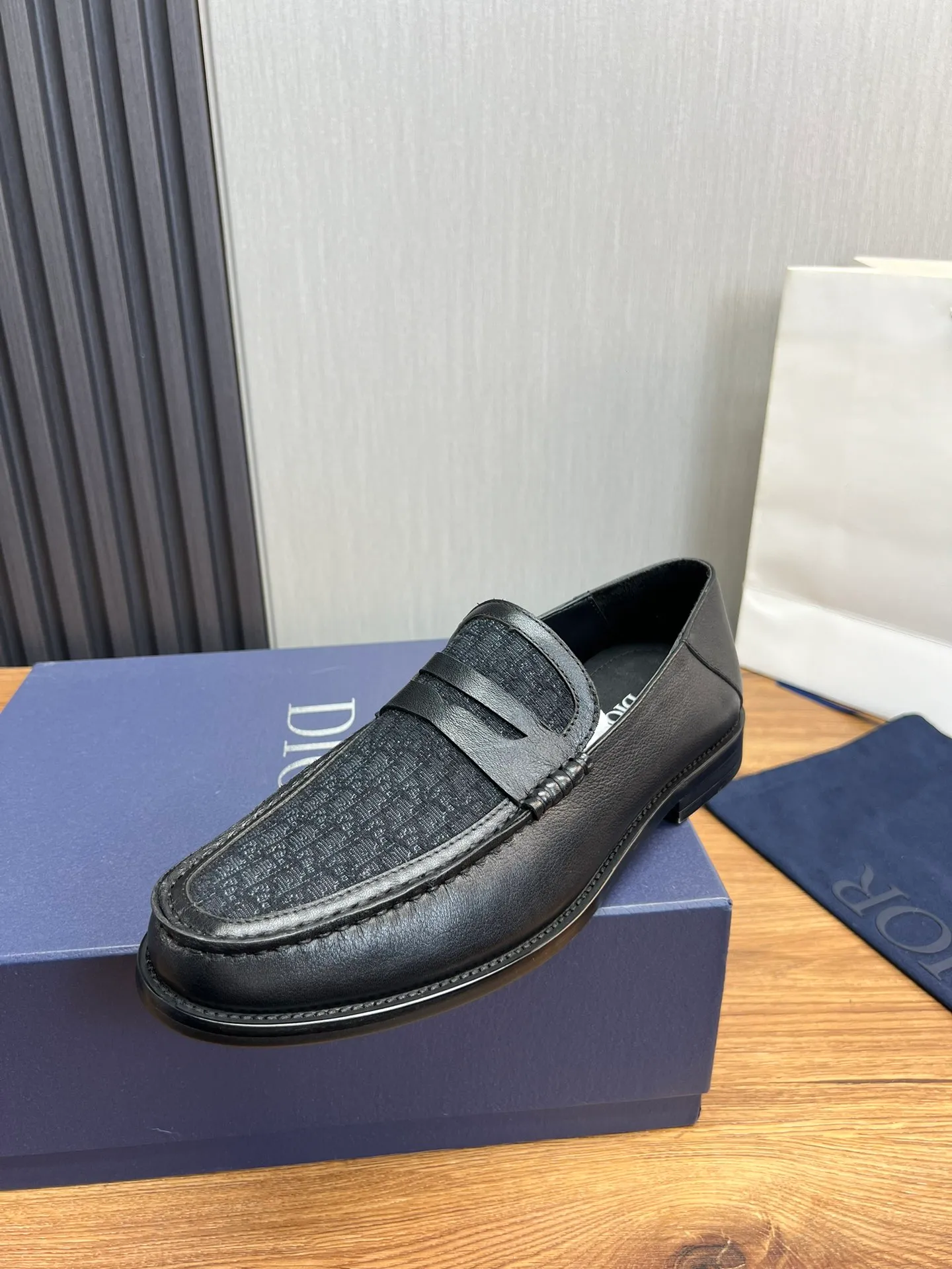 Men's men's shoes 💰580💰 Dior men's business casual leather shoes 👞all made of imported original brand leather, just to create a more comfortable wearing experience, upper: original cowhide ➕ imported sheepskin lining, original non-slip and wear-resistant rubber outsole ✔️36-45 (38.45 non-refundable)